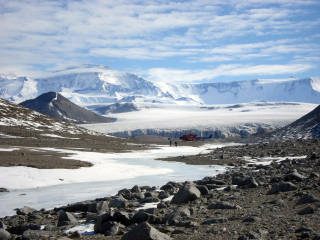 Landscape of glaciers, rocks and mountains.