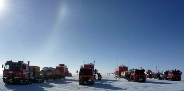 Norwegian-IPY traverse arrives at South Pole.