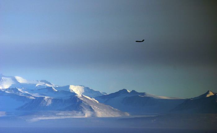 The first flight to McMurdo Station for the 2008-09 season.