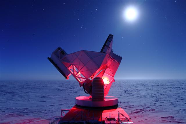 Telescope seen at twilight.
