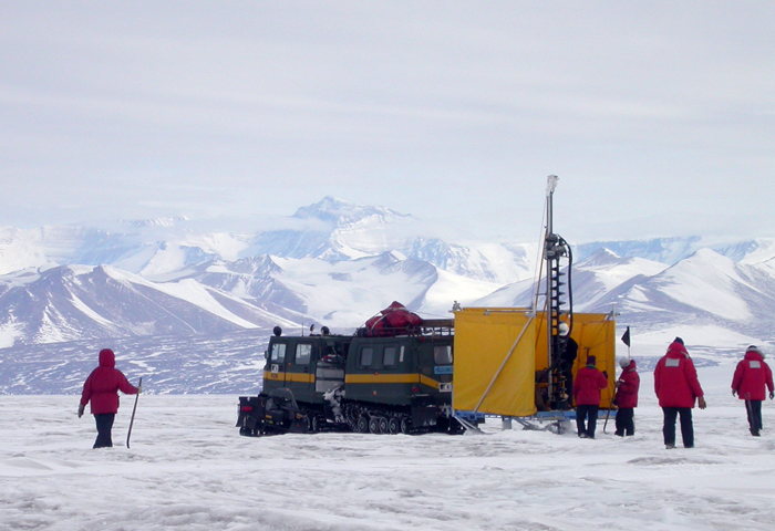 ANDRILL survey project in 2005-06 on the sea ice.