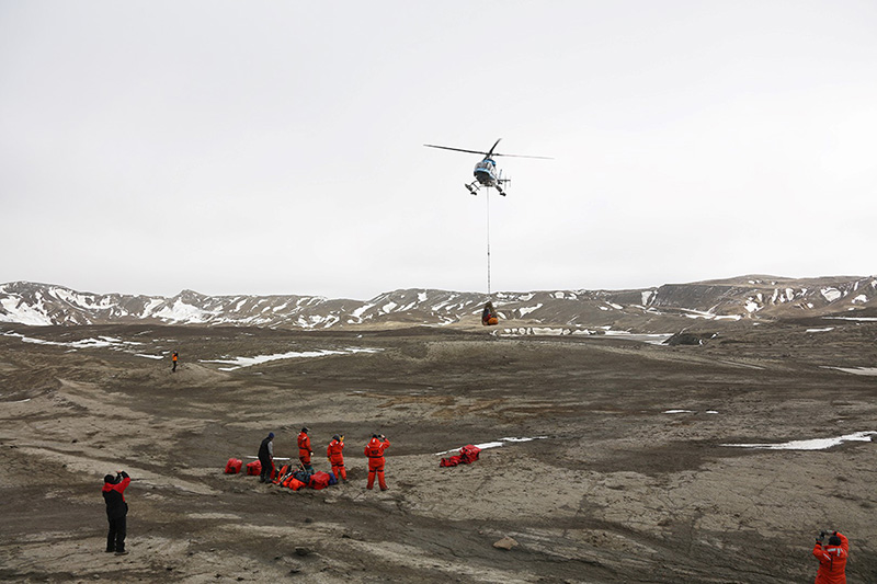 Helicopters were a new and welcome addition to paleontologists’ toolkit on this year’s expedition. 