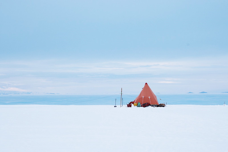 The research team’s small camp overlooked the ice of the Scar Inlet.