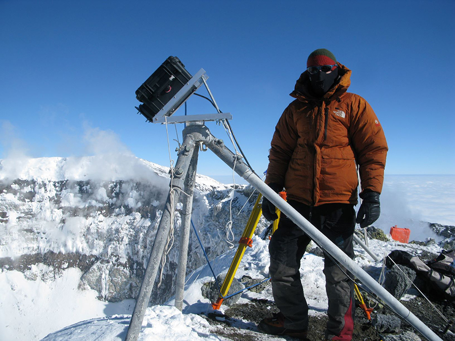 Nial Peters behind the thermal camera set up to take infrared images of Erebus’s lava lake. Peters hoped the prototype generator he installed would help power the camera during the long polar night. 