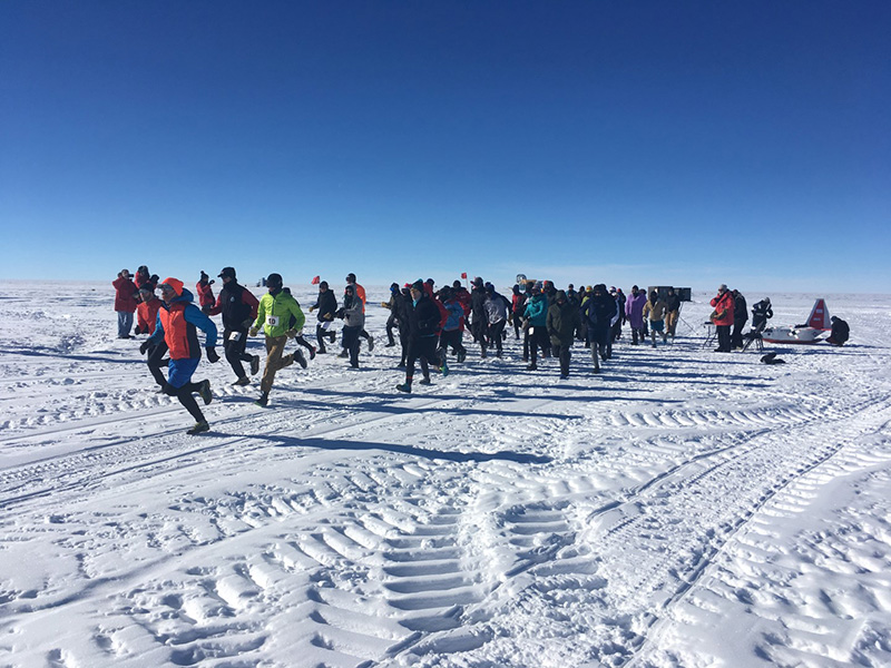 Participants take off at the start of the race around the world, a course that takes participants on a 5 kilometer course around the Geographic South Pole that crosses all time zones
