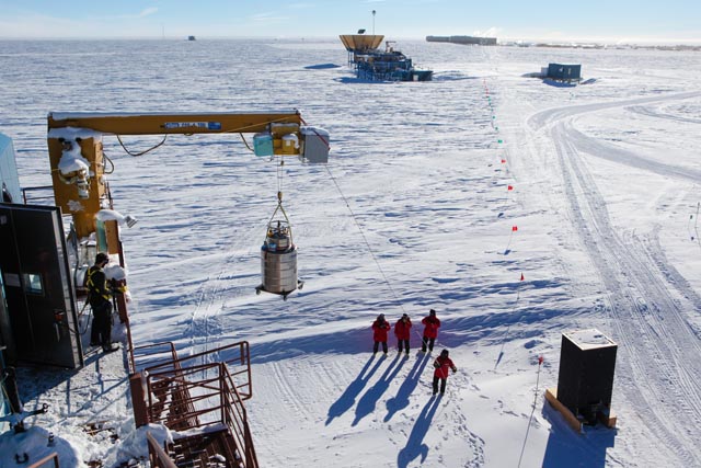 The Antarctic Sun: News about Antarctica - South Pole Station 